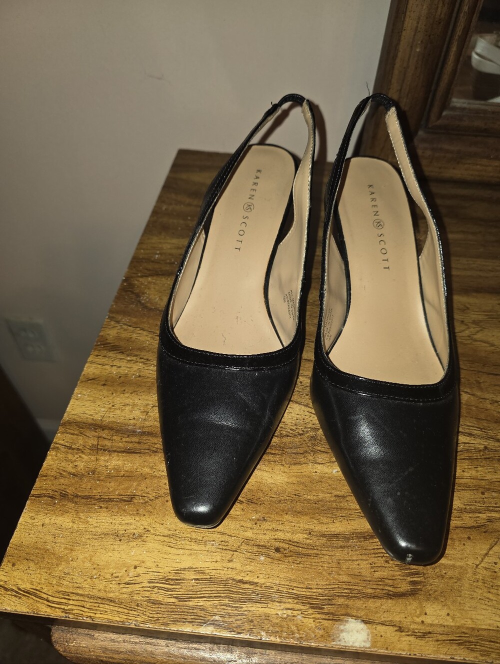 Karen Scott Black Pointed Slingback Pumps
